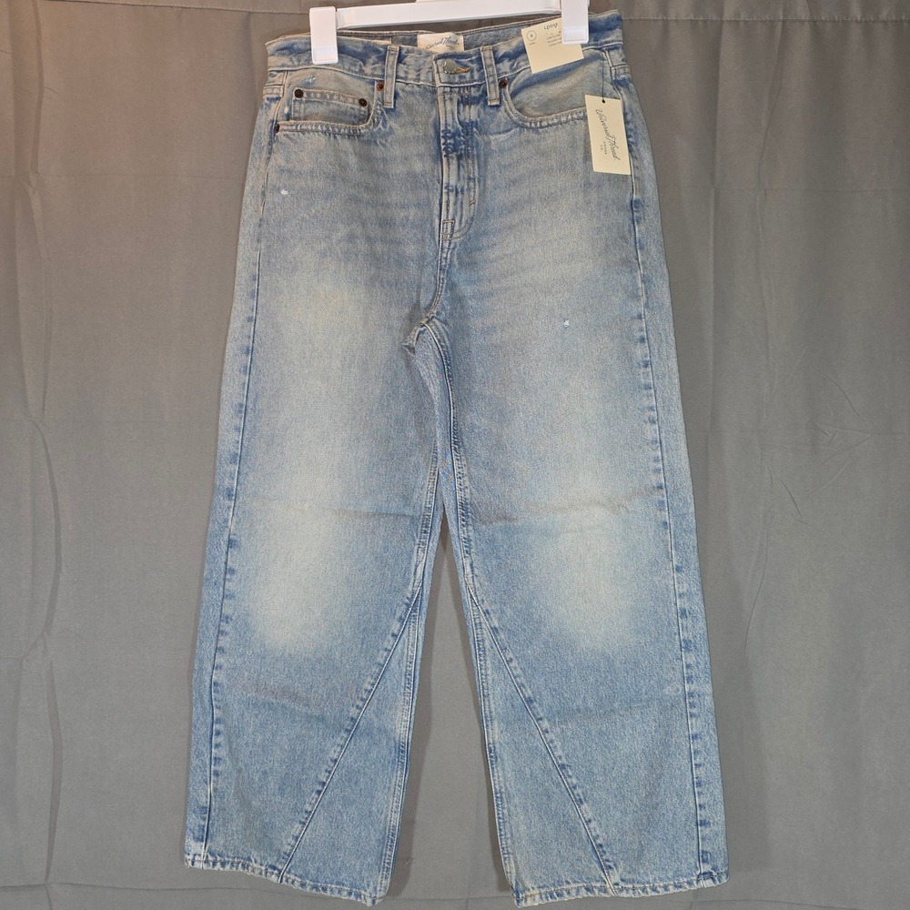 Universal Thread Loose Straight Jeans Light Wash Blue 4 Long Low Slung Relaxed